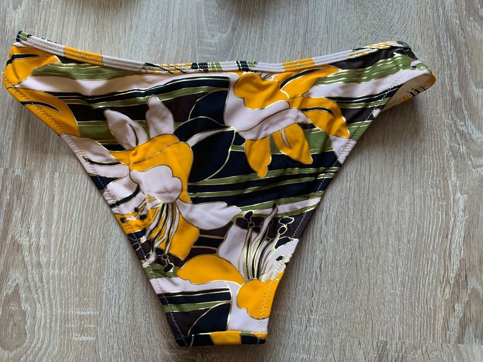 Bikini von H&M gelb schwarz grün gold Gr. 36 in Berlin