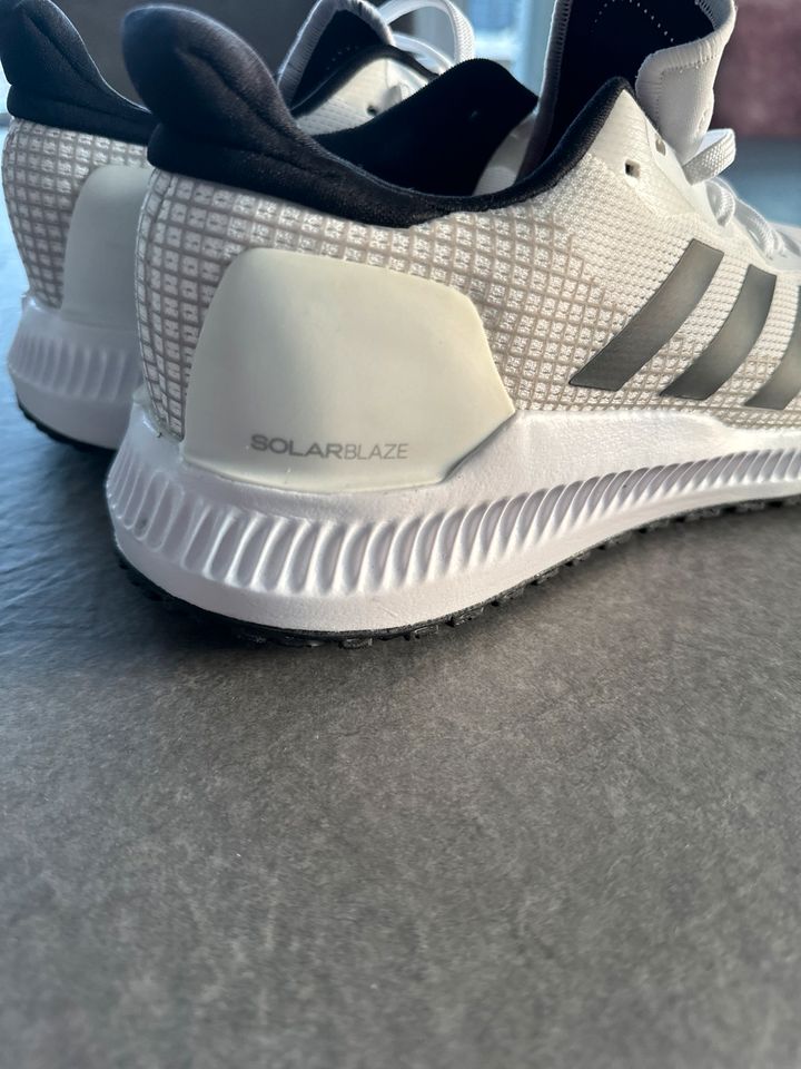 Ungetragene Solarblaze Adidas! Nagelneu in Bürstadt