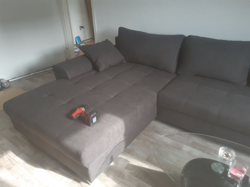 Couch mit Schlaffunktion in Duisburg