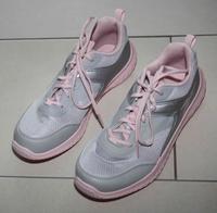 Leichte Sneakers in rosa und silber in Gr. 39 von Reebok Nordrhein-Westfalen - Krefeld Vorschau