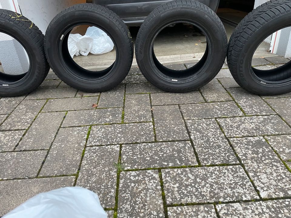 4x Winterreifen 215/60 R16 99H in Hüttenberg