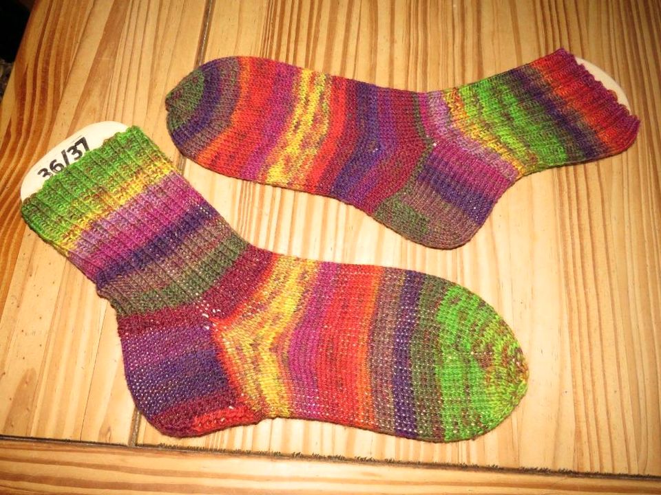 Handgestrickt⭐je Paar 10,00€~Strick Schurwoll Socken Gr.36/37~Neu in Hatten