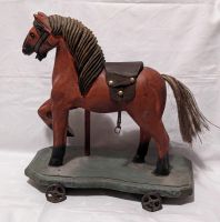 Antikes Sammler Pferd (36X38X18) auf kleinen Rädern zu verkaufen! Nordrhein-Westfalen - Kevelaer Vorschau