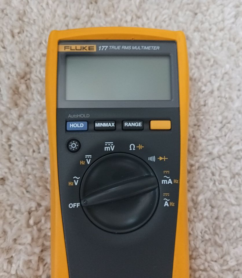 Fluke Multimeter Digital-Multimeter 177 mit Messleitungen in Fensterbach