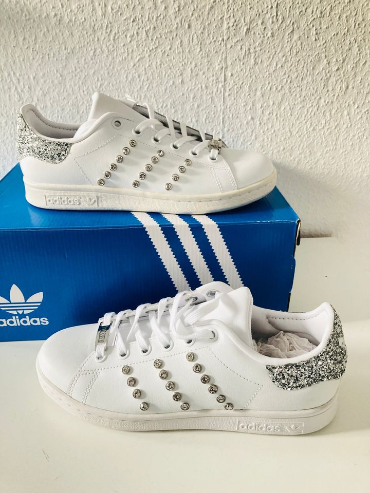 Adidas Stan Smith Sneaker Glitzer Bling 36,5 weiss statt 240 eur in Leonberg