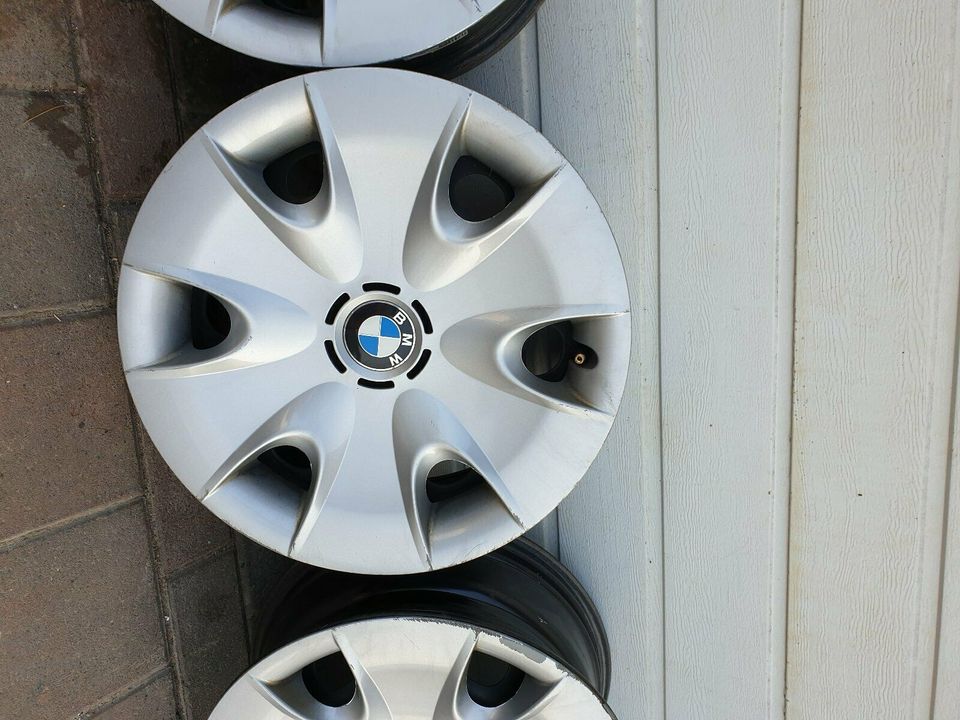 4x Bmw 1er 16Zoll Stahlfelgen mit  Radkappen in Roth b Hamm