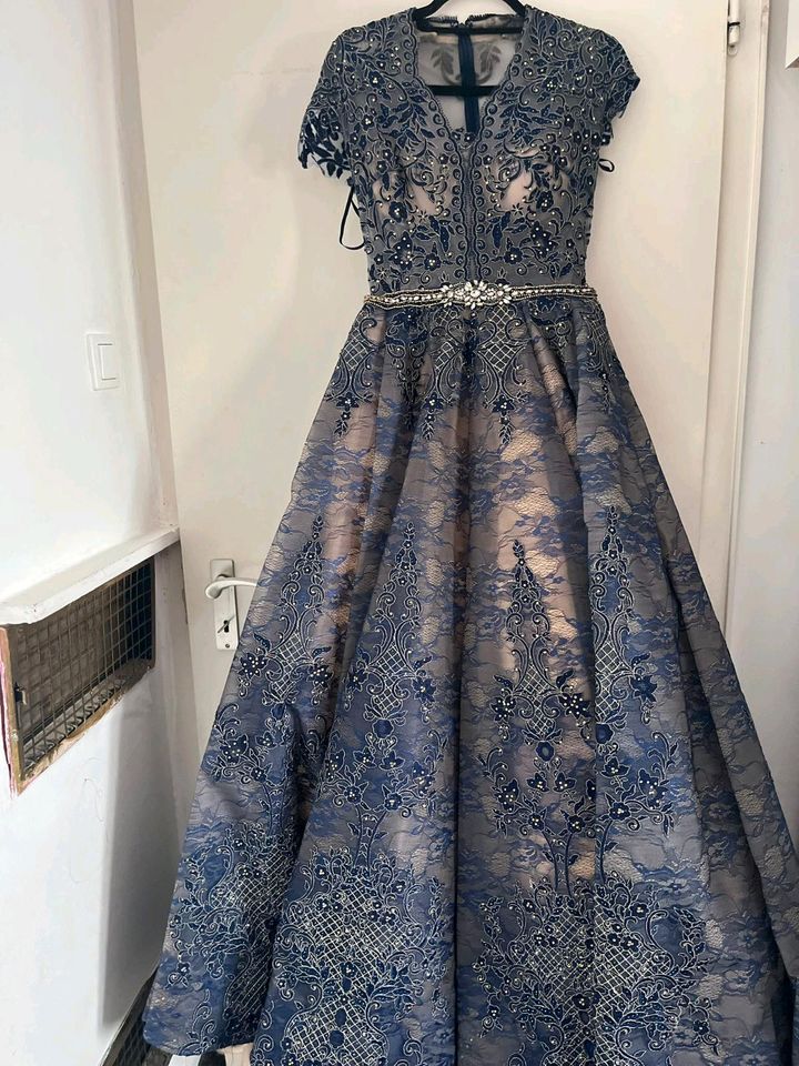 Prinzessinnen Kleid / Abendkleid in Kaisersesch