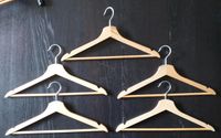 5 Stck Kleiderbügel aus Holz für Hose Hemd Kleid Nordrhein-Westfalen - Solingen Vorschau