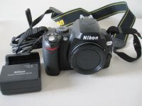 Nikon D40 DSLR Kamera mit Ladegerät, Speicherkarte und Gurt Nordrhein-Westfalen - Meerbusch Vorschau