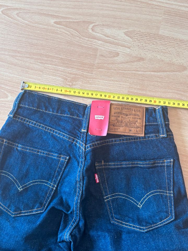 Levi’s 511 Slim W27 L30 Levi’s Jeans Dunkelblau Neu mit Etikett in Berlin