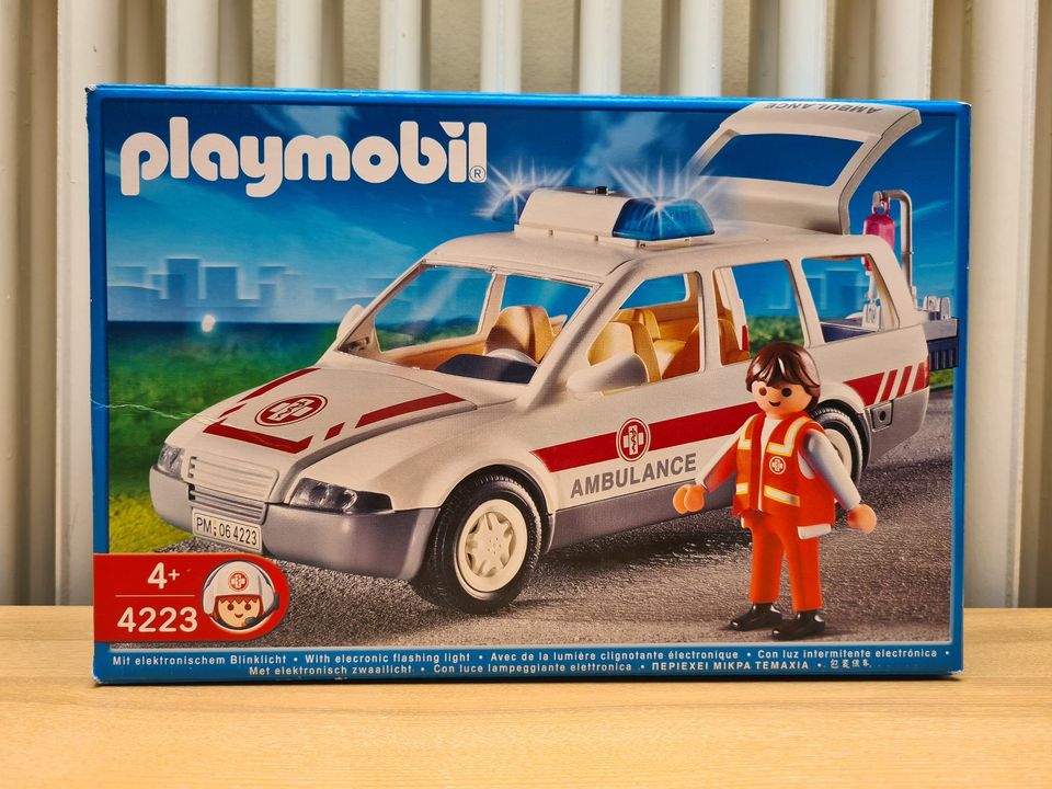 Playmobil 4223 - Notarzt-PKW - aus 2006 - m. OVP / BA in Kirchseeon