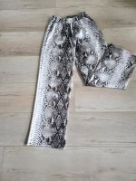 Sassyclassy superschöne snakeprint Hose mit Gummizug Gr M Nordrhein-Westfalen - Wiehl Vorschau