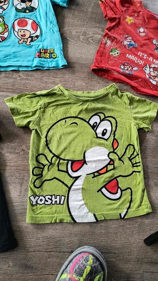 Super Mario T-Shirts von 98 bis 104 kurzarm in Redefin
