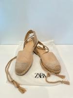Leder Sandalen zum Binden Zara Ballerinas Thüringen - Erfurt Vorschau