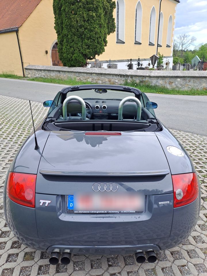 Audi TT Cabrio 1.8 Turbo Quattro in Irschenberg