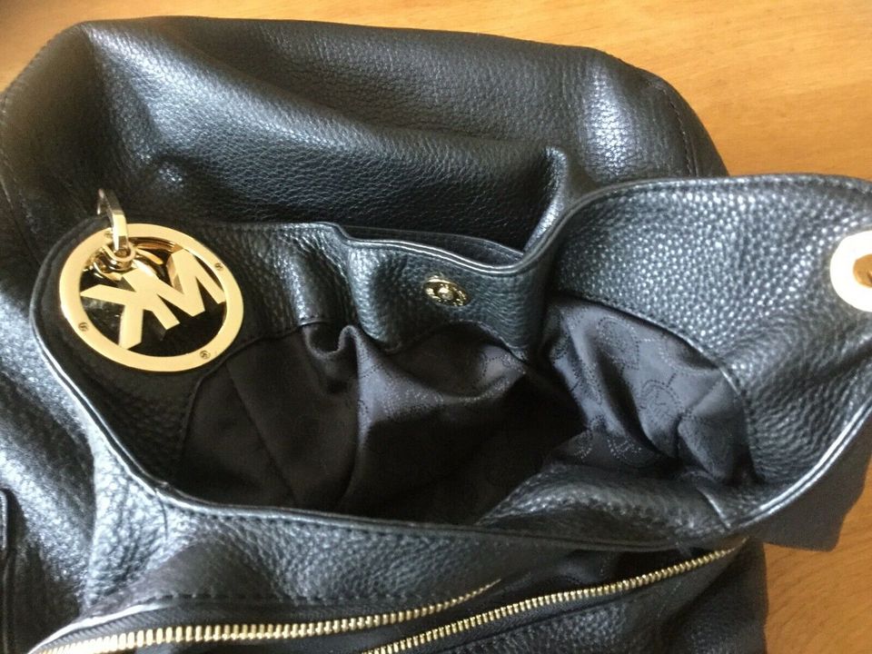 Verschiedene Michael Kors Taschen in Heusweiler