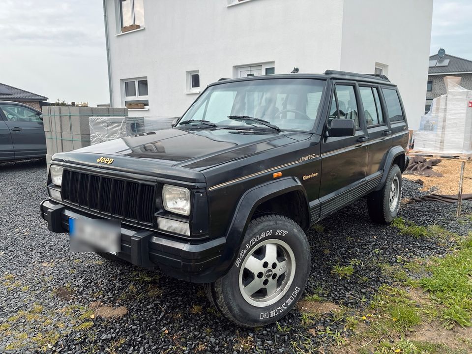 Jeep Cherokee XJ 4.0 4x4 Oldtimer in Erkelenz