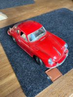 Burago Porsche 356 b von 1961 Nordrhein-Westfalen - Nordkirchen Vorschau