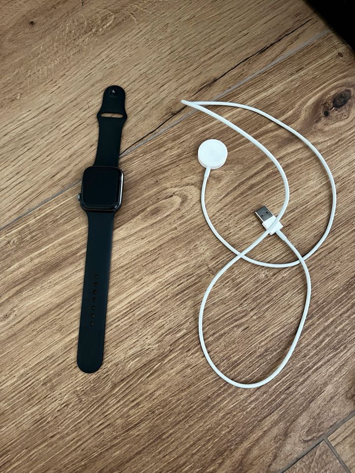 Apple Watch Series 4 in Nürnberg (Mittelfr)