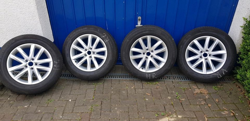 Michelin Sommerreifen Alufelgen 215/65 17 zoll in Schwalmstadt