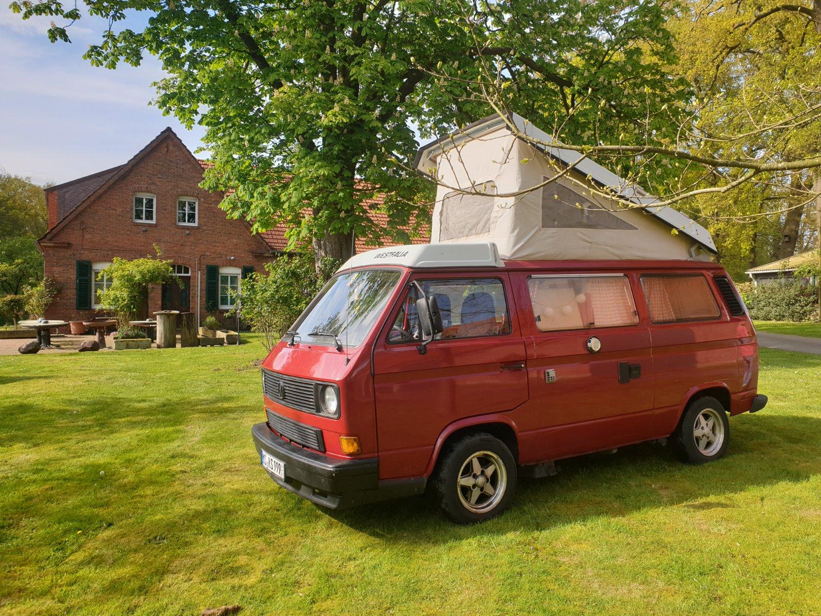 Abbildung des Autos VW T3 mit Westfalia-Ausb…