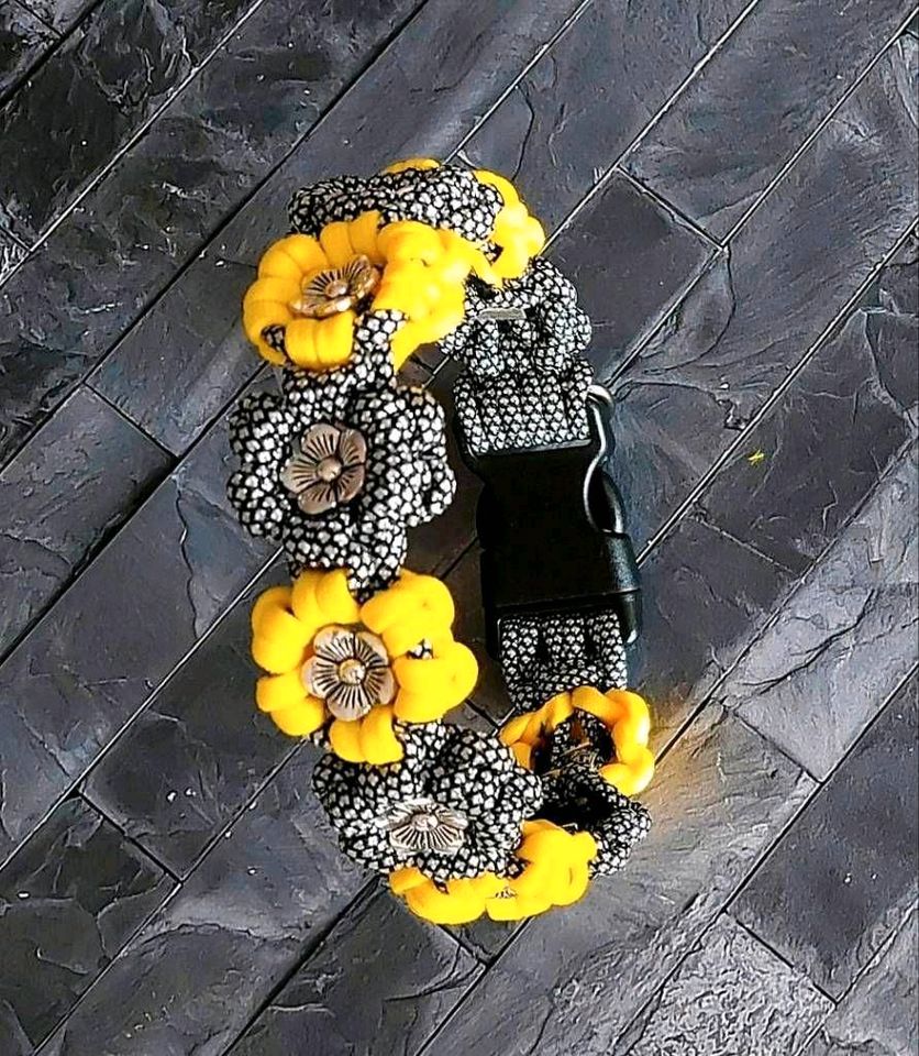 Halsband "Blume" SALE Blumenhalsband freie Farbwahl Paracord in Stimpfach