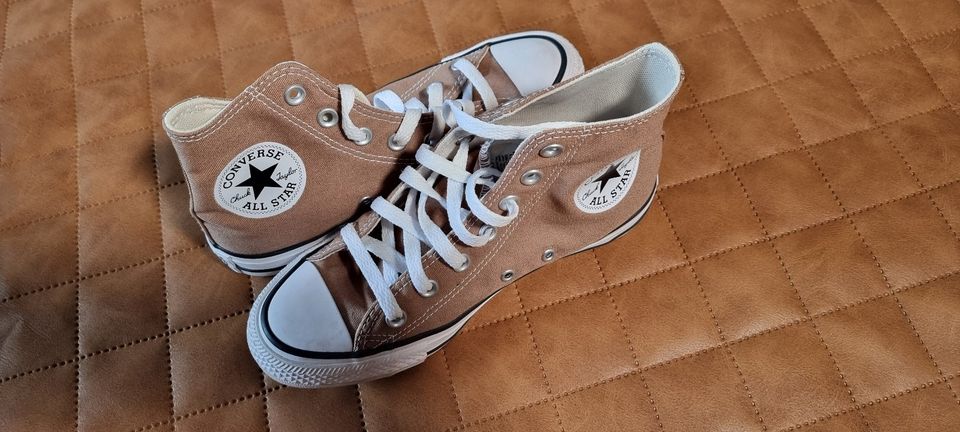 Converse Chucks Schuhe unisex braun beige 1x getragen in Stadthagen