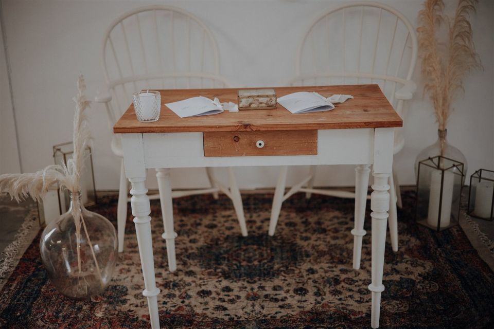 VERLEIH für Hochzeiten und Events Vintage Tisch aus Holz in Wanderup