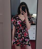 Jumpsuit kurz Sommer Blumenmuster schwarz Größe 36 Dresden - Loschwitz Vorschau