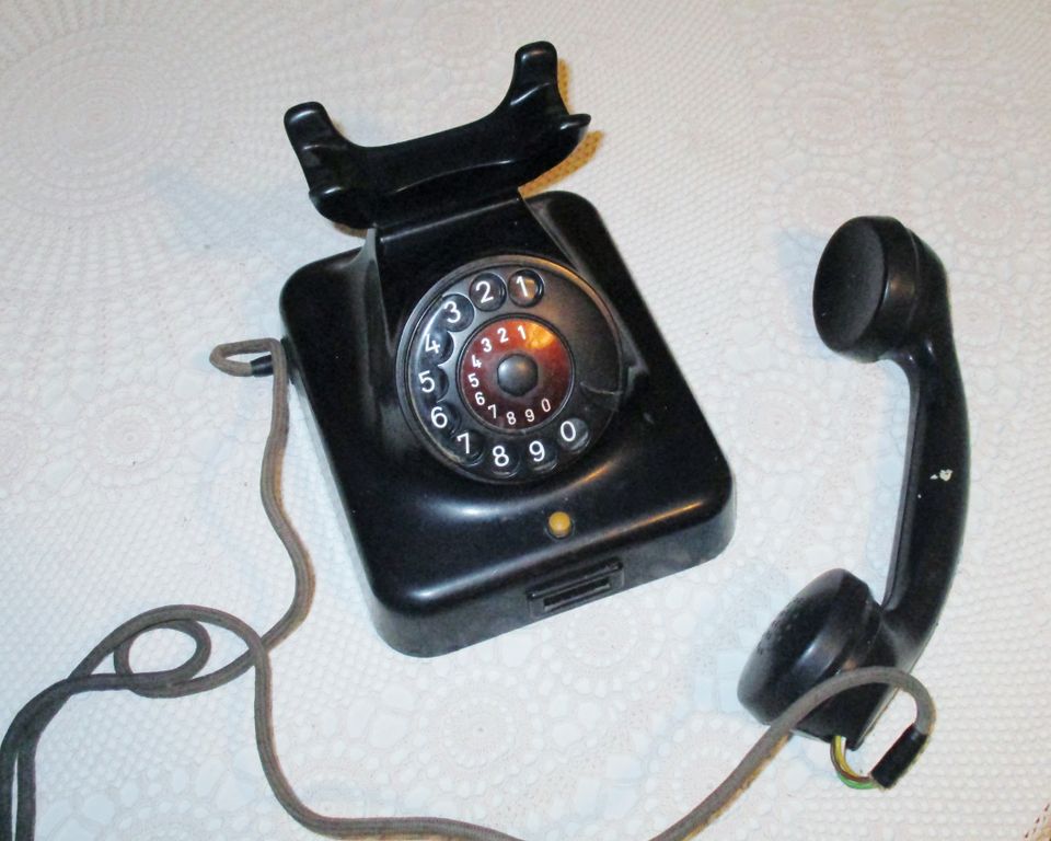 Bakelit Telefon Siemens W48 schwarz in Langenlonsheim