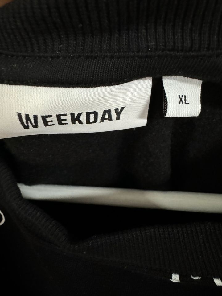 ✅ WEEKDAY Pullover (Schwarz-Weiß) in XL in Buxtehude