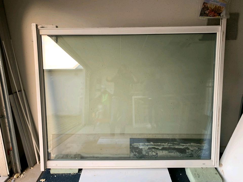 Fenster mit Panzerrollo u. Führungsschienen in Herne