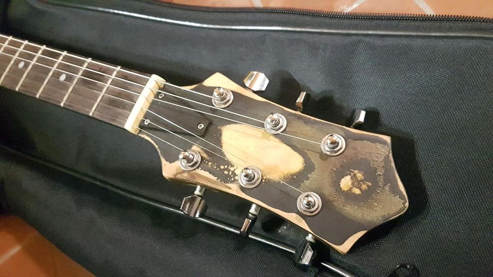 E GITARRE / DIMAZIO PICK-UP  EINWANDFREIEN ZUSTAND MIT TASCHE in Essen