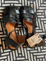 Schwarze Sandalen von Zara - Neu mit Etikett Bayern - Gauting Vorschau