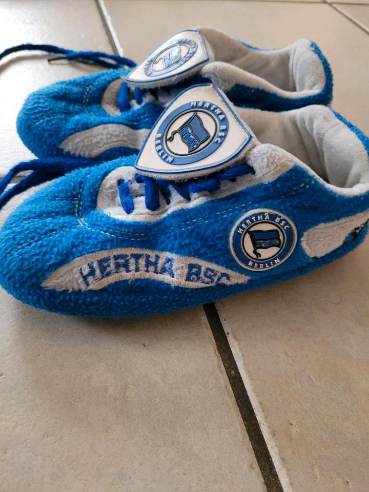 Hertha BSC Stoff Hausschuhe in Berlin - Pankow | eBay Kleinanzeigen ist  jetzt Kleinanzeigen