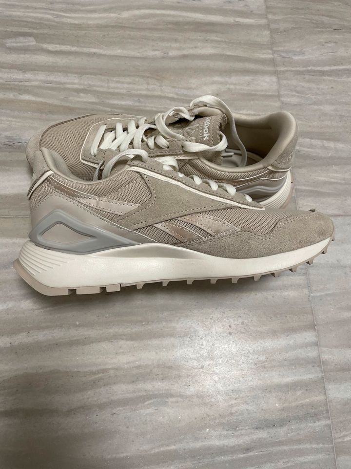 Reebok Classic Legazy AZ Sneaker in Leverkusen