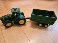 Bruder John Deere 7930 Traktor mit Anhänger Nordrhein-Westfalen - Engelskirchen Vorschau