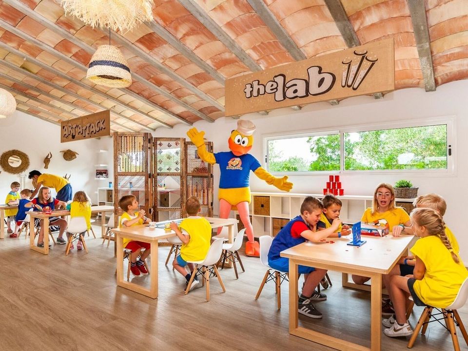 1 Wo. Mallorca KIDS CLUB Urlaub ins 4* Cala Mandia inkl. Flug in Bad Langensalza