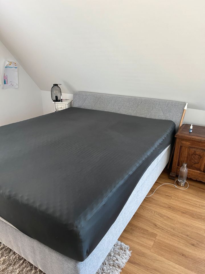 Boxspringbett in Laatzen