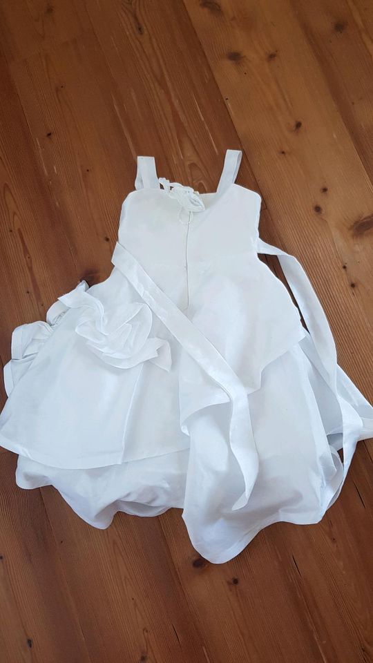 Sehr gut erhalten Kleid weiß Hochzeit 122 128 Kommunion in Radebeul