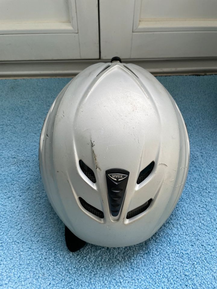 Skihelm UVEX- Größe L 59-60 cm in Hamburg