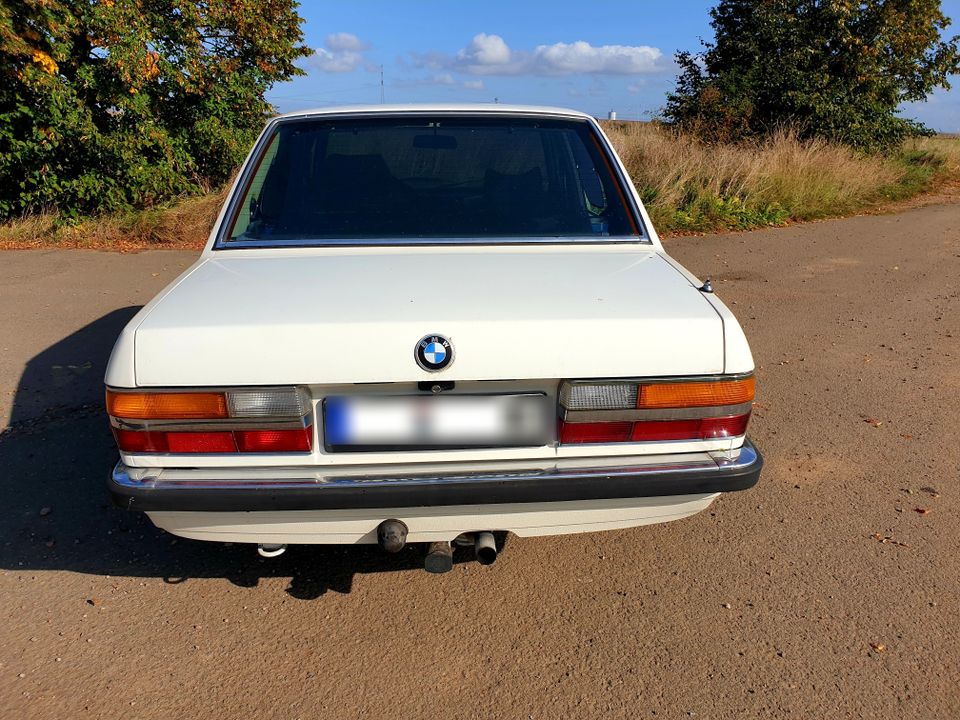 BMW E28 520i, 5er, BJ 84, H-Kennzeichen, Oldtimer in Bienstädt