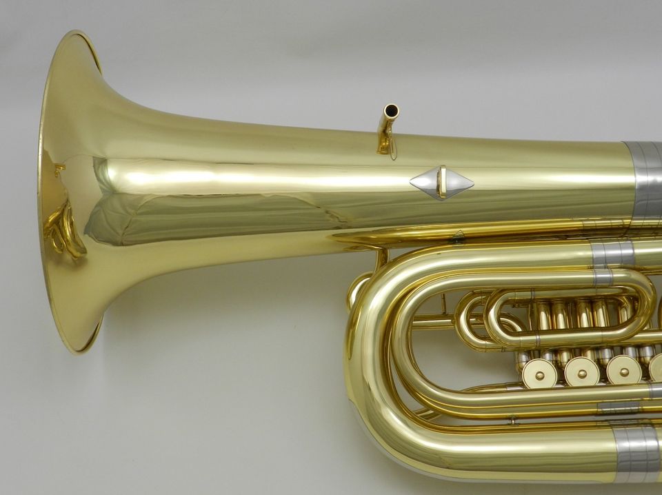 Tuba Bb Amati Lackiert Nach kompletter Renovierung DR22-212 in Görlitz