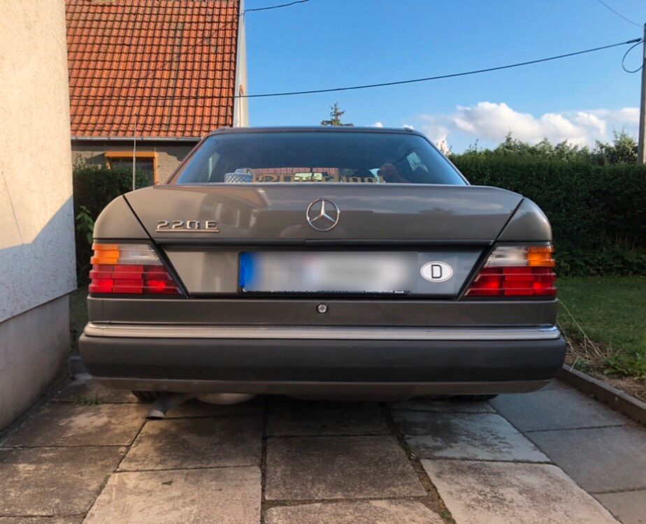 *** Mercedes-Benz 220E - w124 *** in Gotha