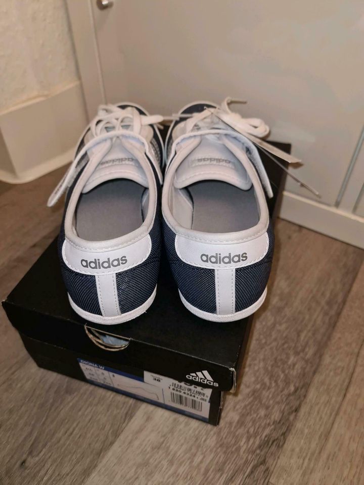 Adidas diona w Ballerina Sneaker Turnschuhe blau weiß NEU Gr 38 in  Friedrichshain-Kreuzberg - Friedrichshain | eBay Kleinanzeigen ist jetzt  Kleinanzeigen