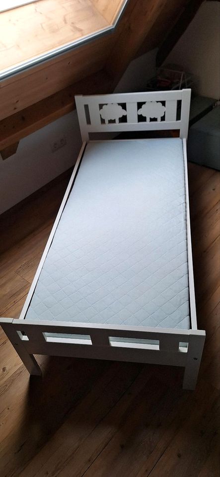 Ikea Juniorbett Kritter mit Lattenrost und Matratze in Karlstadt