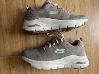 Sportschuhe Damen Nordrhein-Westfalen - Wesseling Vorschau