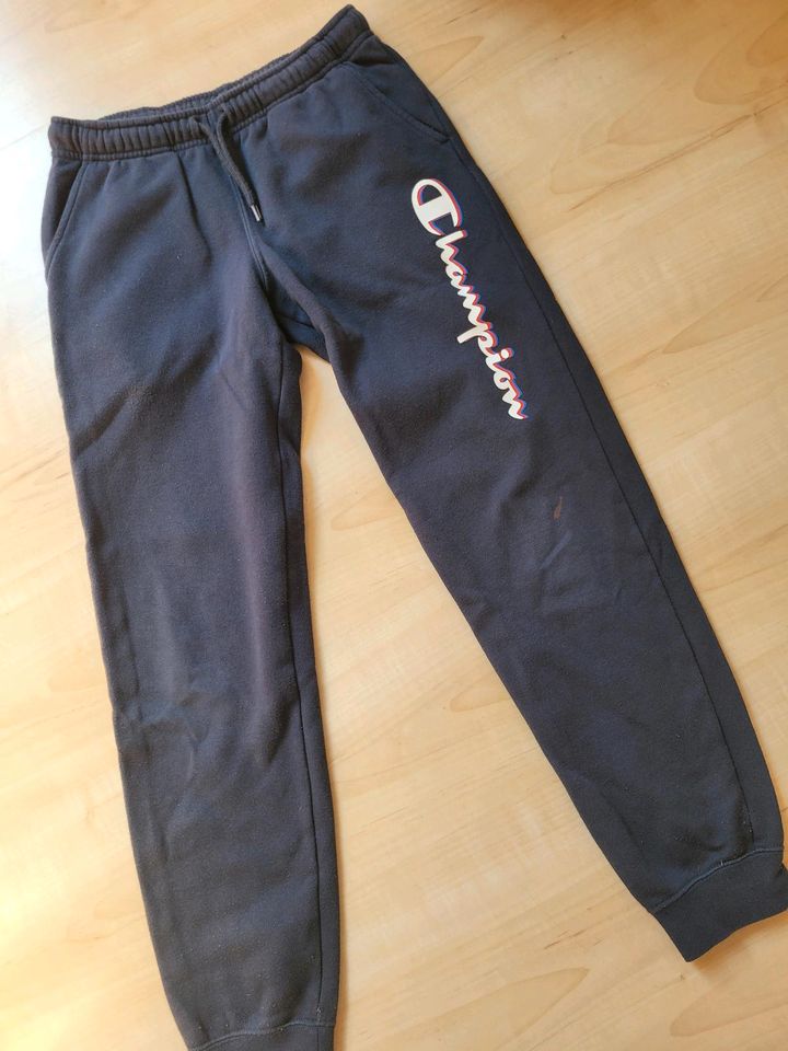 Champion Jogger Sporthose Hosen Kinder Gr.152 in Wipperfürth