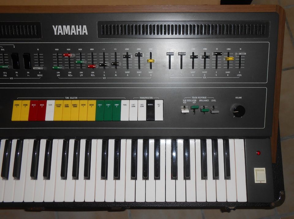 Yamaha CS 50 Polyphonic Synthesizer in Borgholzhausen