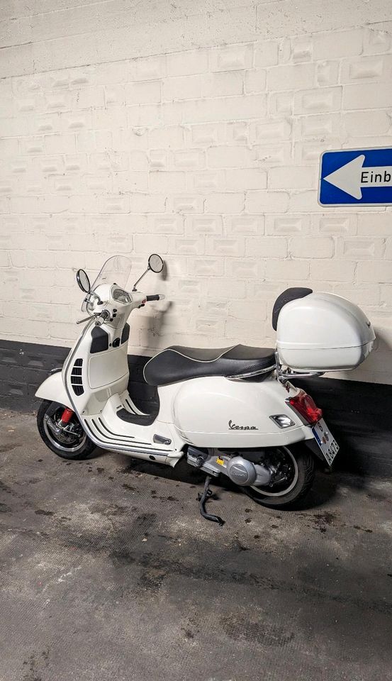 VESPA GTS 300 IE in Berlin